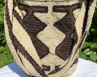 Vertebrae Arhuaco Mochila,  Ethically and Directly Sourced from Colombia by Mama Mochila (501c3 NGO)