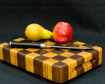 Cutting board made of endwood/end-grain wood, oak and eucalyptus check pattern