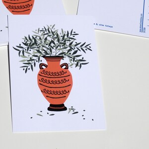 Cartolina con anfora e fogliame di ulivo con finitura oro - Cartolina greca - Illustrazione greca - Olive greche - Vaso greco antico - Ramo di ulivo immagine 4
