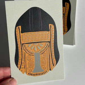 Cartão postal de capacete de sepultura - Cartão postal grego - Ilustração grega - Guerreiro grego - Soldado de infantaria - Hoplita