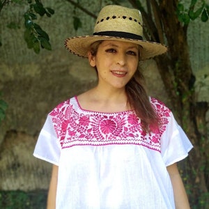 2XL/3XL. PINK. Mexican Embroidery Blouse. Frida Style. Traditional Embroidered Top. Peasant Shirt. Boho. Hippie. Bohemian blouse. Plus Size