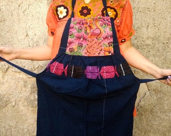 Mexican Peasant Apron, Embroidered Flowers Black Apron, Traditional Mexican Vintage Apron, Frida Style Apron. Hippie Apron.