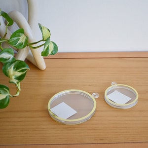 Vintage Set of 2 Small Round Clear and Gold Picture Frames with Clear Top Loop