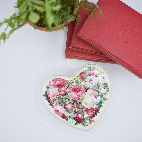 Vintage Heart Shaped Jewelry Box with Rose Design Perfect for Valentine's Day