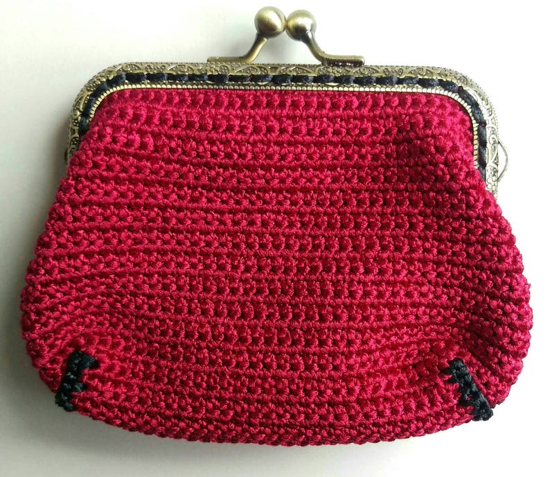Kiss Clasp Purse Pattern IUCN Water