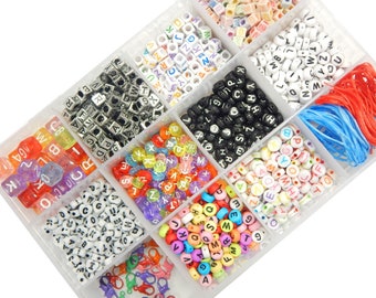 1550 pieces children's craft set with letter beads, 10 motifs, beads with carabiner clasp, wax ribbon and sorting box, threading craft box