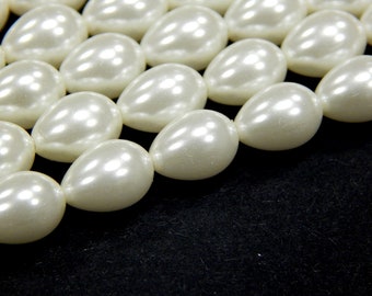 Perles de culture perles de cire imitation verre sur fil blanc crème qualité AAA gouttes 7 x 5 mm 50 pièces. Perle avec trou pour enfiler un collier de bijoux de mariage