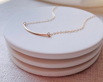 Hammered Bar Necklace| Minimalist Necklace| Gold Bar Necklace| Hammered Bar| Curved Bar Necklace| Dainty Jewelry