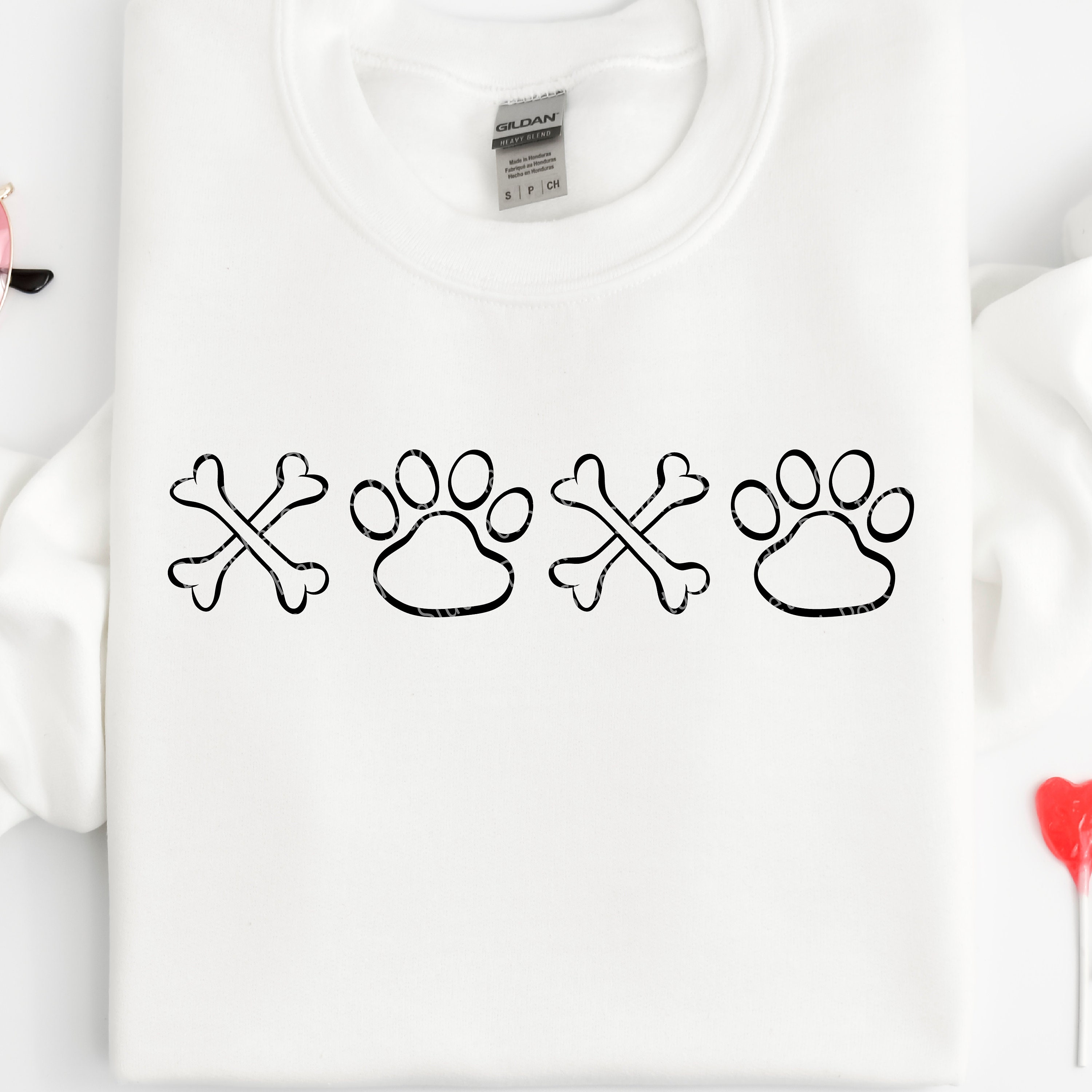 XOXO Paw Print Svg - Xoxo Shirt Svg - Hugs and Kisses Paw Print Shirt ...