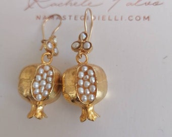 Spectacular pair of Melagrani earrings in Etruscan gold and white pearls