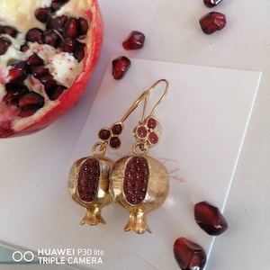 Pair of earrings Pomegranate in matt gold galvanization and red pomegranates