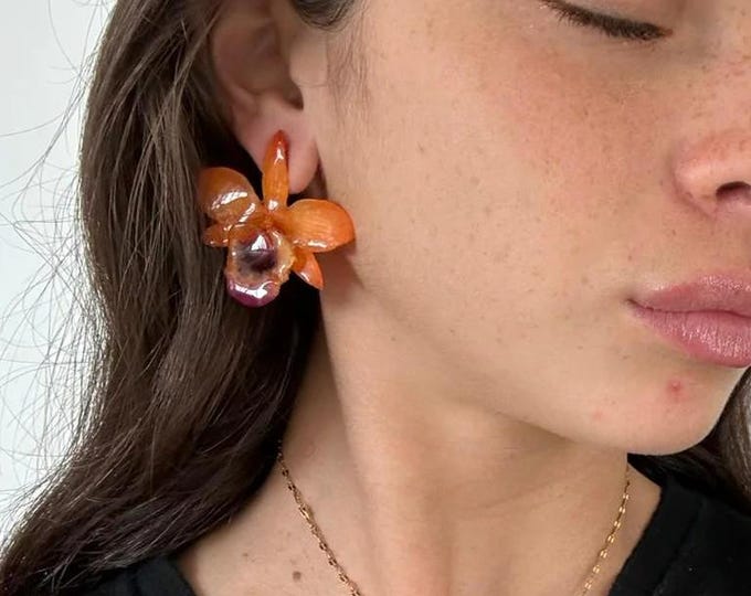 Orecchini Perno Orchidea Vera Arancio e Viola Resina, Gioielli Fiori Veri Argento, Orecchini Lobo 3D Farfalla Regalo Donna Artigianali Unici