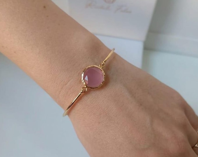 Bracciale Rigido Oro Opaco con Quarzite Rosa Naturale, Bangle Sottile Chiusura a Gancio Pietra Rosa, Gioielli Rachele Falvo