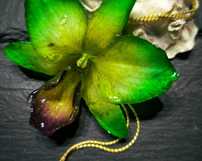 Green/yellow hybrid orchid necklace with gold-on-bronze droplets