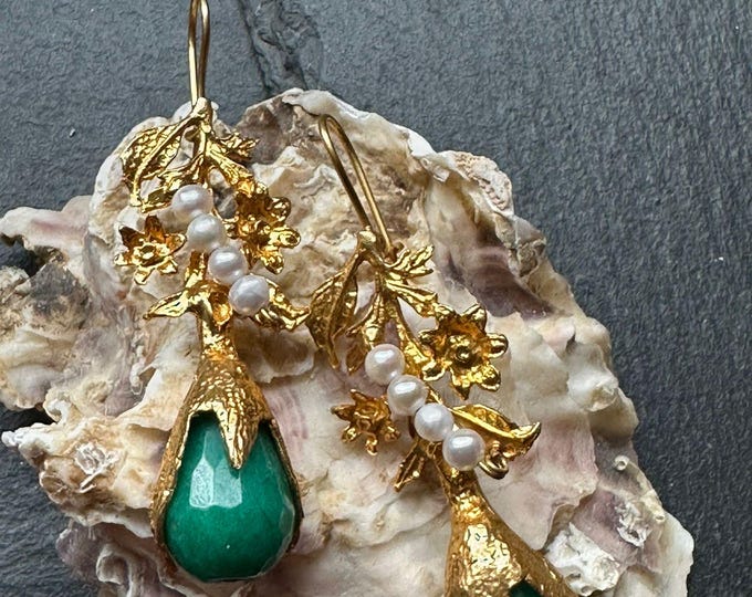 Gold earrings with white pearls and faceted green jades