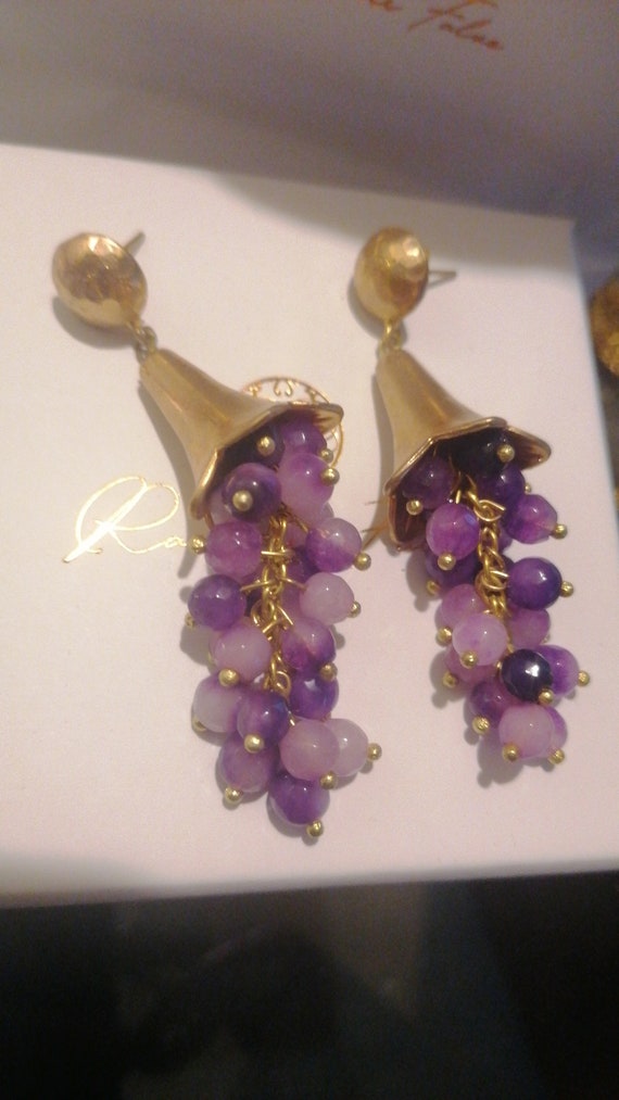 Very elegant flower earrings with natural amethyst cascade