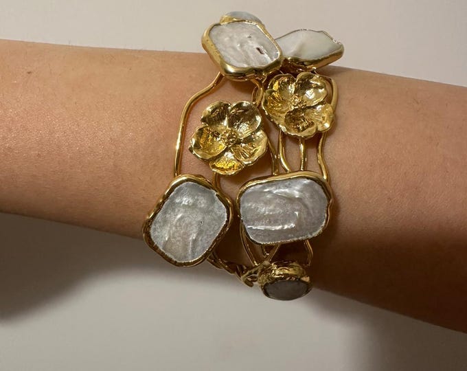 Bracelet in galvanized gold and mother-of-pearl
