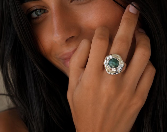 Silver and green agate sculpture ring on a fine resin base - handmade - gift for her -