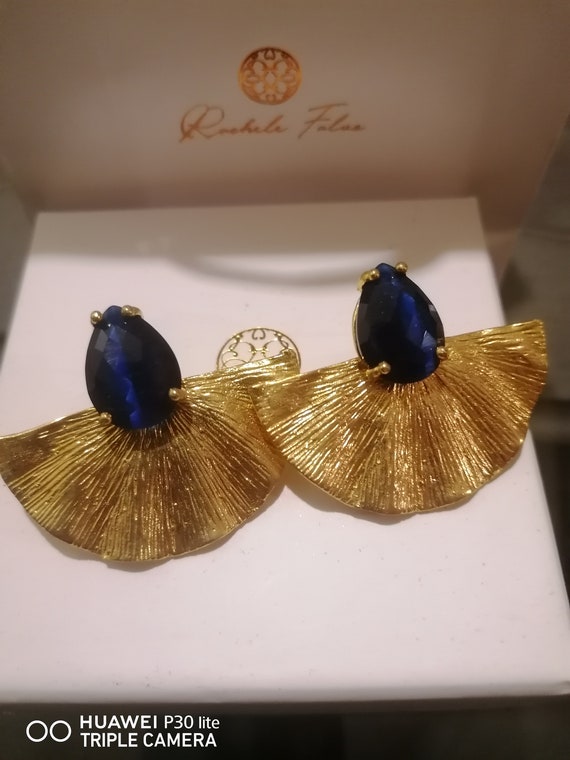 Etruscan earrings in gold, on bronze and finished with natural blue topaz