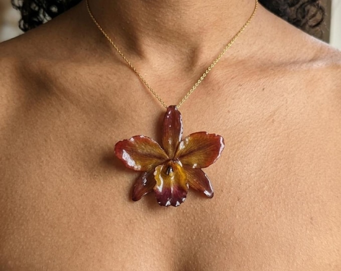 Real Orchid Necklace in Resin and Gold-Plated Silver Chain - Handmade Bridal Gift -