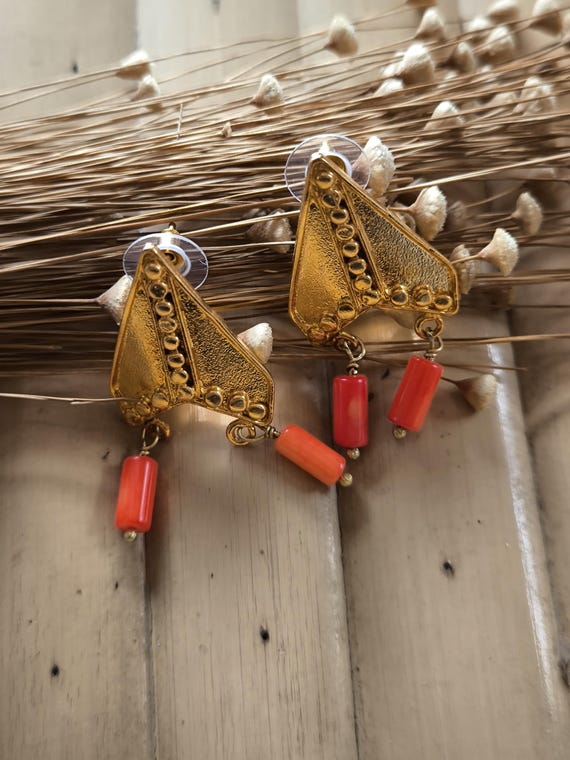 Elegantissimi orecchini oro su bronzo in stile scudo antico