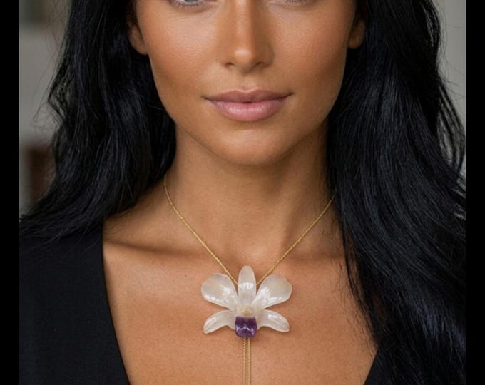 Collana Orchidea Bianca Vera in Resina, Gioiello Floreale Elegante, Oro su Bronzo Regolabile, Pendente Minimal, Regalo Raffinato per Lei