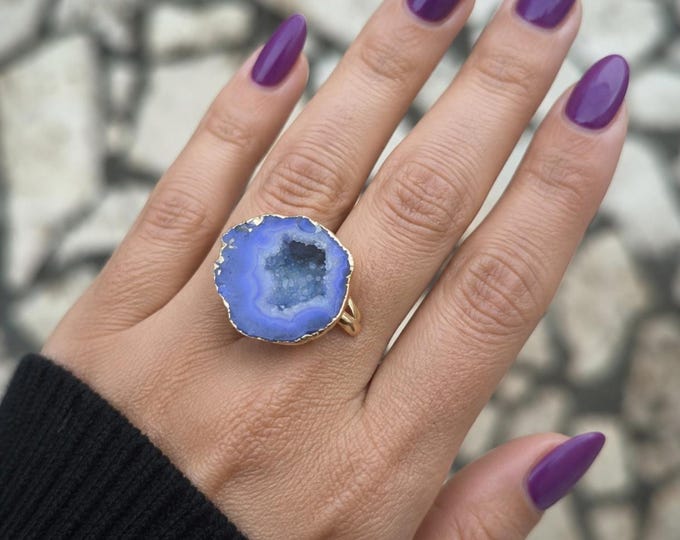 Adjustable ring in galvanized gold and natural blue agate - handmade ring - druze jewel -