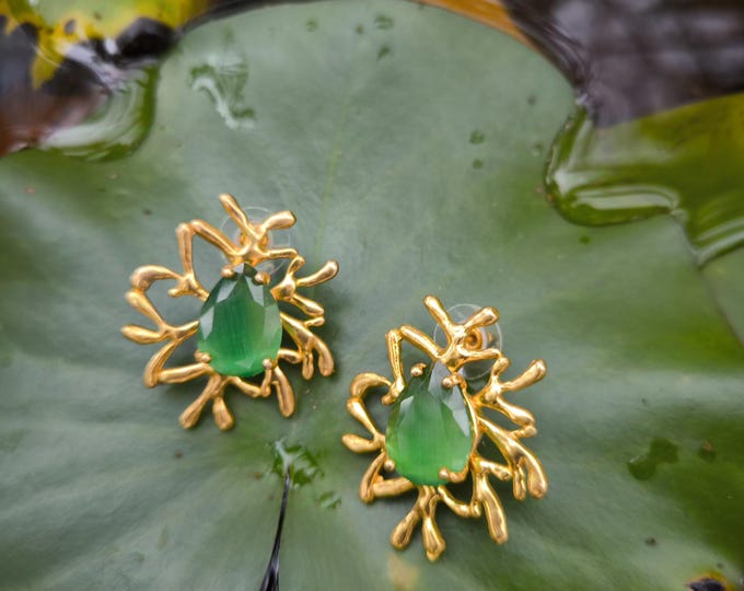 Etruscan-inspired gold earrings with green quartz - Handmade Italian Jewelry