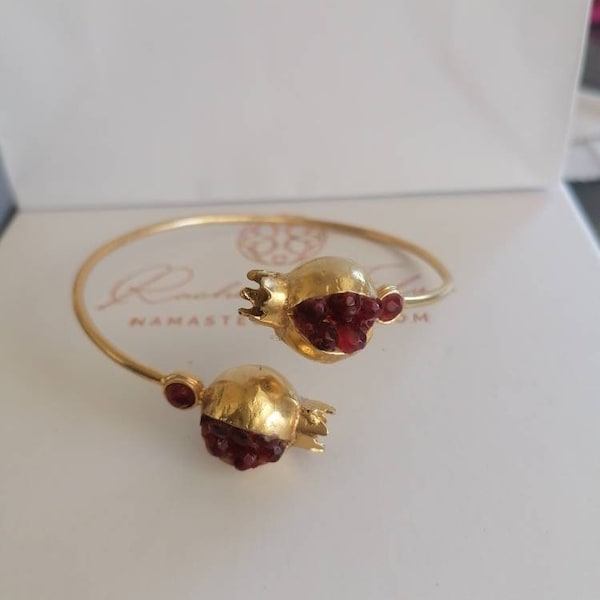 Very elegant adjustable Pomegranate bracelet in gold on bronze and faceted grenadines