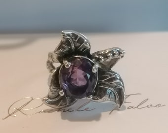 Silver leaf ring, central natural amethyst