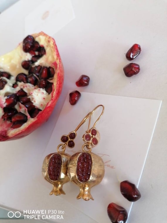 Pair of earrings Pomegranate in matt gold galvanization and red pomegranates