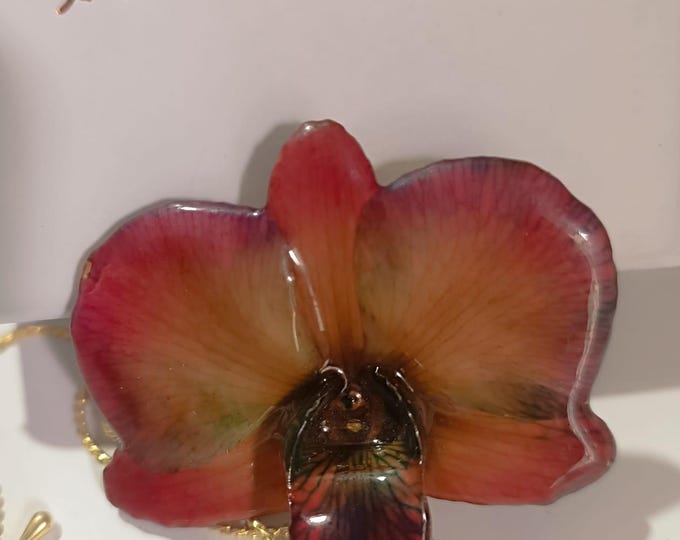 Collana Orchidea Dendrobium in Resina Saliscendi Regolabile Oro su Bronzo | Gioielli Botanici Artigianali Fiori Veri | Regalo Unico per Lei