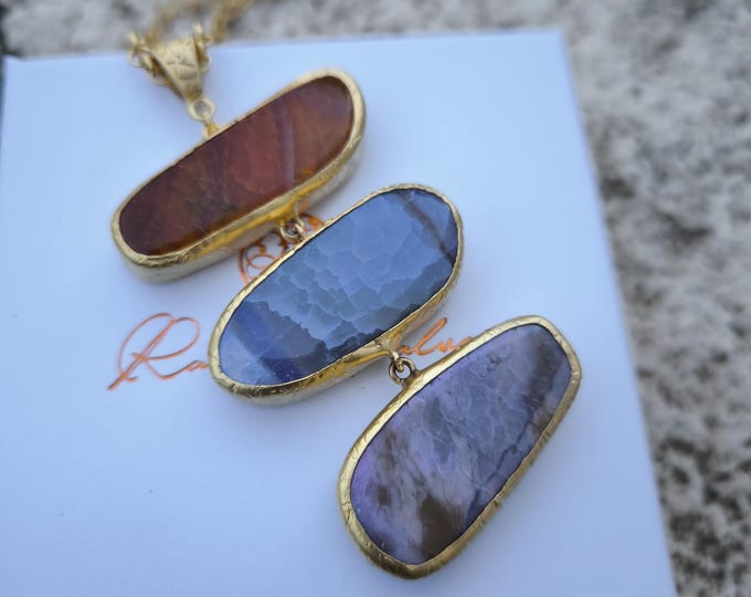 Necklace with multicolored natural agates, adjustable as desired.