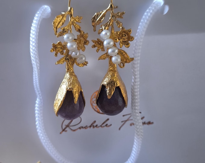 Matte gold plated drop earrings with pearls and faceted raw amethysts - handmade - ancient inspiration -