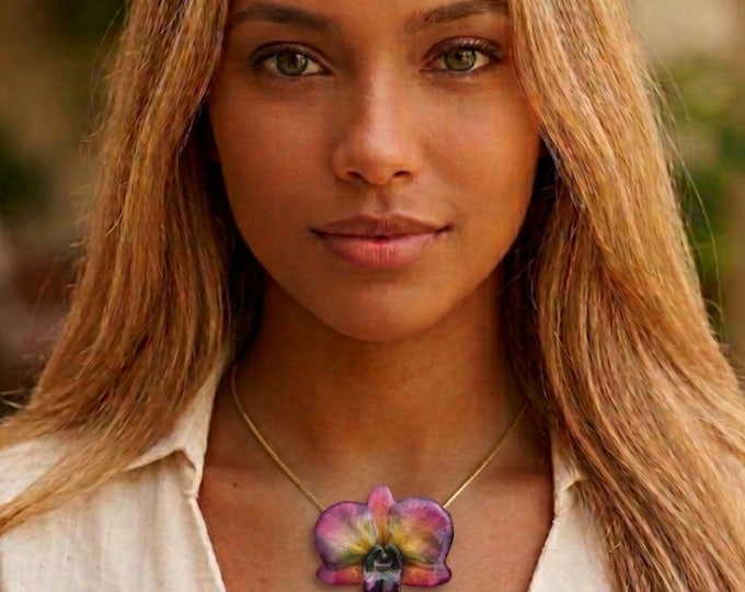 Collana Orchidea Dendrobium Rara, Gioiello Botanico, Pendente Fiore Vero, Oro su Bronzo Regolabile, Regalo Esclusivo per Lei