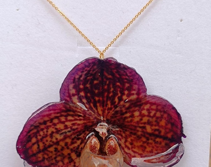 Collana Orchidea Paphiopedilum Viola Vera in Resina - Fiore Raro Artigianale - Oro su Bronzo - Gioiello Botanico con Scatola e Garanzia