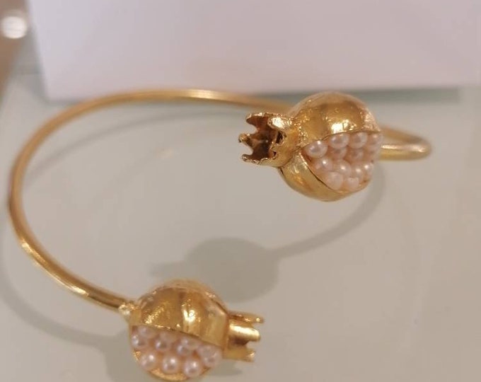 Adjustable Pomegranate Bracelet in Gold on Bronze and Natural Pearls