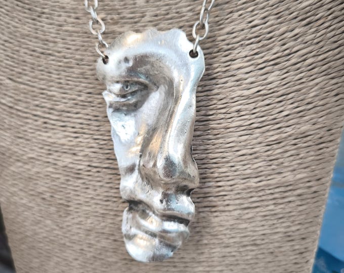 modern style aluminum face necklace