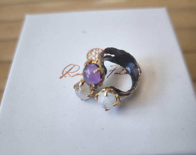 Adjustable rings in burnished silver and natural stones - a gift for her - handmade -