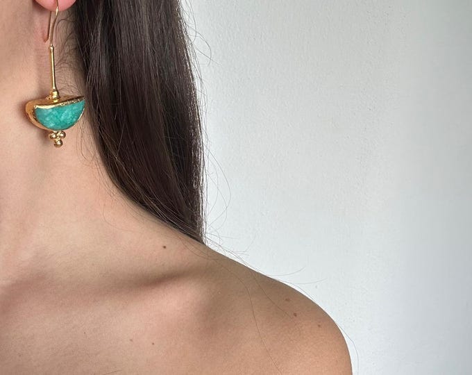 Spectacular Etruscan earrings in matte gold on bronze and finished with natural faceted Tiffany-colored tourmalines.