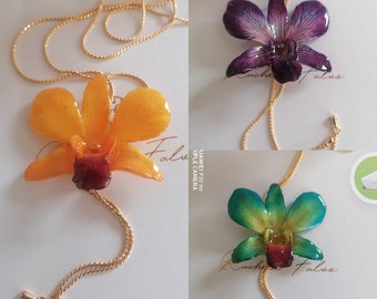 Spectacular adjustable latch necklaces in gold on bronze and natural orchids