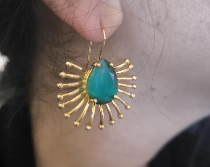 Gold earrings with natural green aventurine stones and natural amethysts