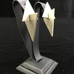 Earrings in aluminum and rhodium silver