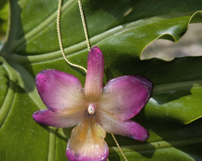 Hybrid orchid necklace embedded in resin and adjustable gold slider