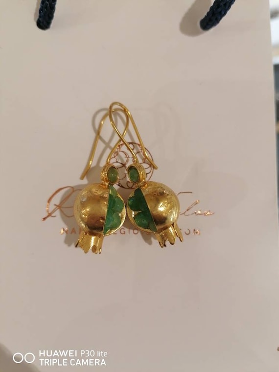Small Pomegranate and Green Jade Earrings in Gold on Bronze