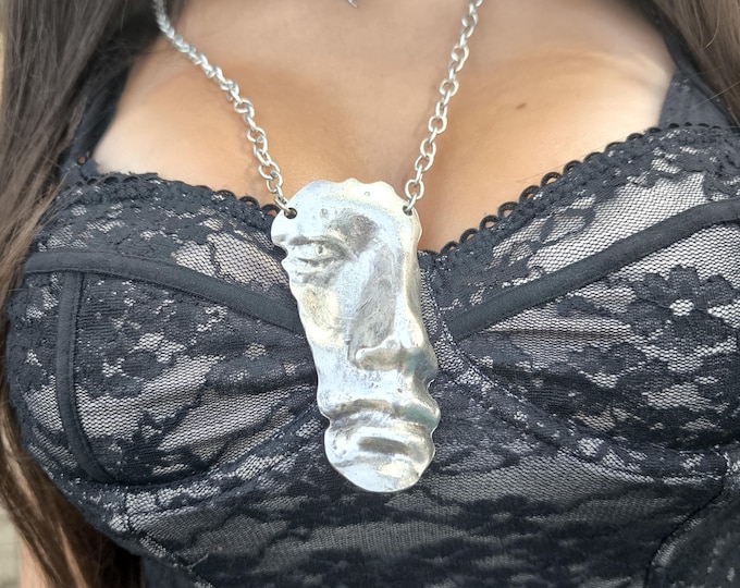 modern style aluminum face necklace