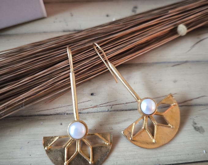 antique style gold and pearl earrings