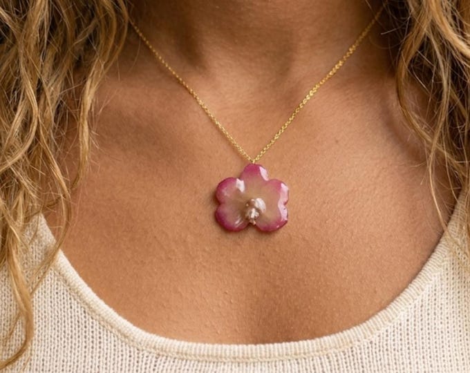 Collana Orchidea Vanda Rosa Vera in Resina e Oro su Bronzo - Fiore Vero Artigianale - Regalo Unico per Lei con Confezione e Garanzia