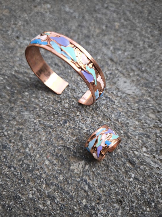Bracelet and adjustable ring made of copper and goldsmith enamels