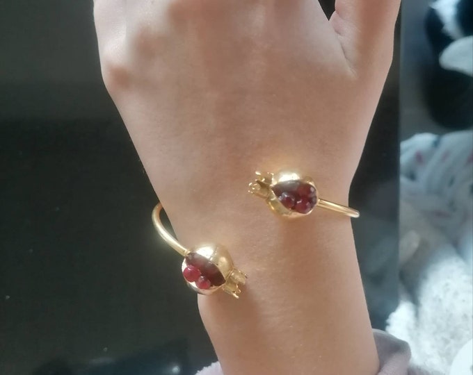 Gold-plated pomegranate and garnet bracelet - lucky charm - handmade